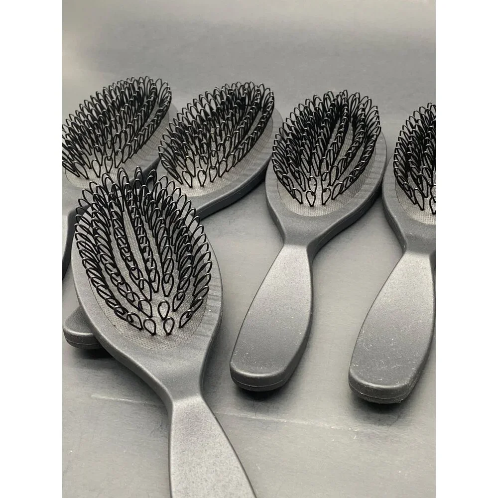 5 Aveda Pramasana Exfoliating Scalp Brush